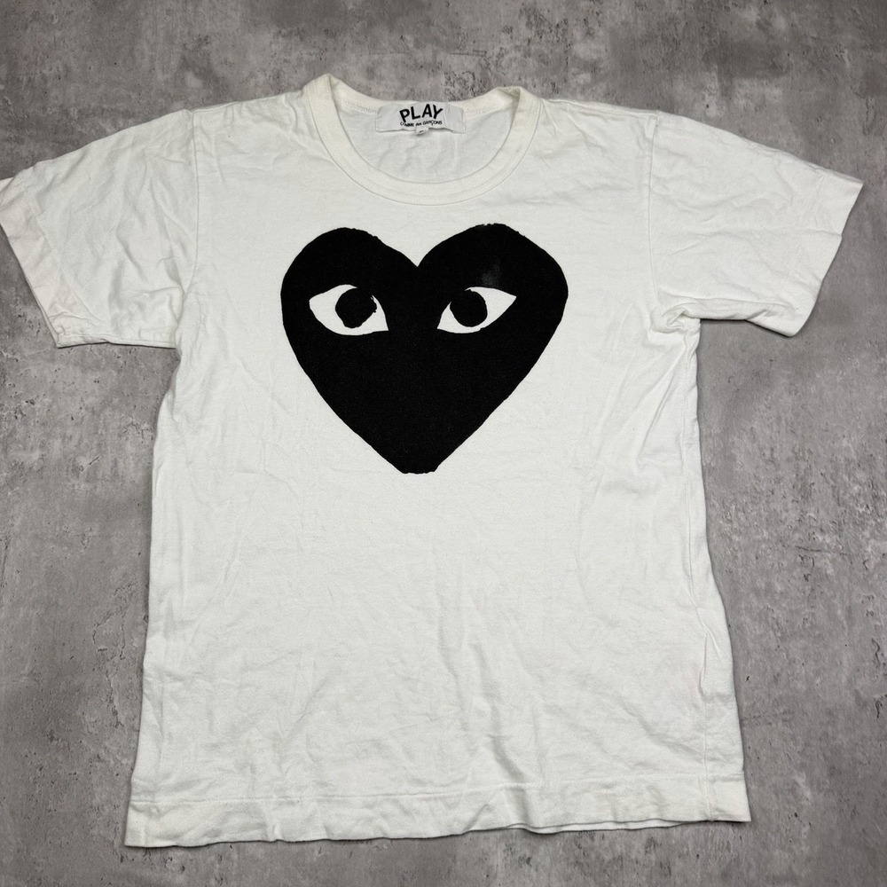 Comme des Garcons PLAY White Cotton Heart Logo Graphic Men's Crew Neck T-Shirt S